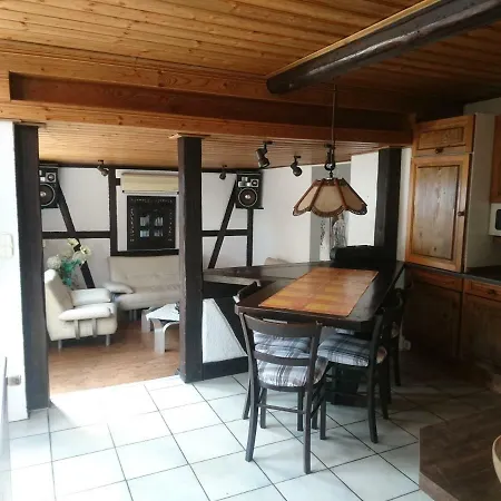 Fachwerkhaus In D 63667 Fuer 8 Bis 12 Personen 公寓 Nidda